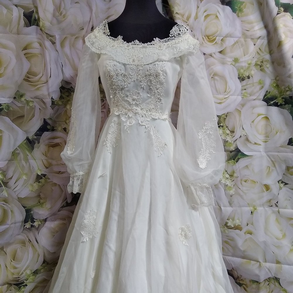 The Charlotte Dress | Vintage Off White Off the Shoulder Wedding Gown